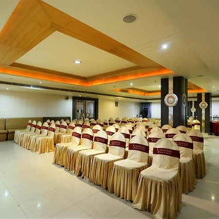 Hotel Sitara Grand Хидерабад Екстериор снимка