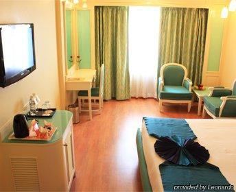 Hotel Sitara Grand Хидерабад Екстериор снимка