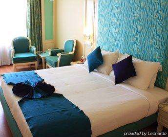Hotel Sitara Grand Хидерабад Екстериор снимка